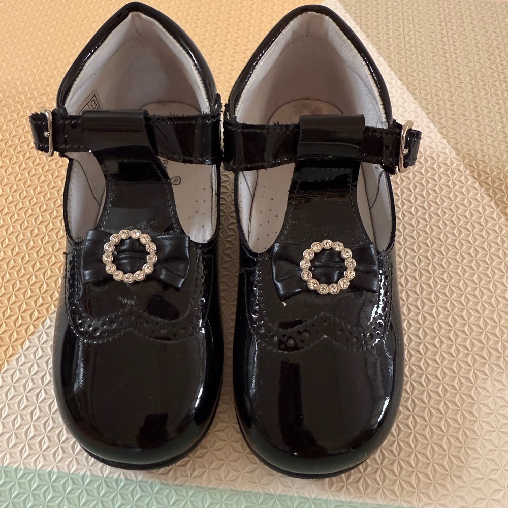 Children’s Classics Girls Black Mary Jane Dress Shoes with Rhinestones Size 26